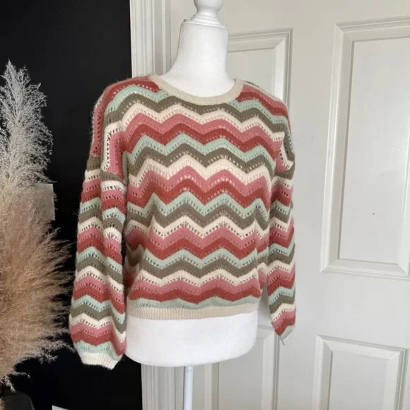 Marine Layer Ruby Sweater
Size XS but can fit up to a Small - Picture 5 of 12
